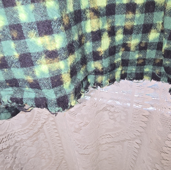 A Rare Bird Flannel Longsleeve Holiday Santa Womens Shirt L/XL Acid Washed - Picture 5 of 10